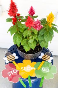 Teach your little ones how to STOP, SLOW, & GO with this fun FREE printable Bumblebee Stop, Slow, Go Movement Game!