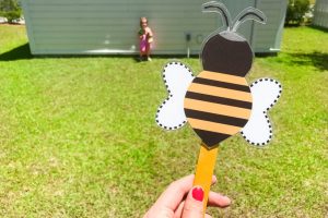 Teach your little ones how to STOP, SLOW, & GO with this fun FREE printable Bumblebee Stop, Slow, Go Movement Game!