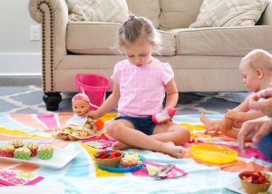 Welcome summer with a fun and simple breakfast party. Tips and tricks plus a FREE printable We Love Summer Banner!