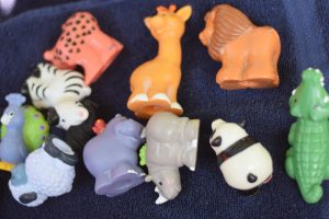 Here's all you need to create a Pretend Play Zookeeper Station! Includes a FREE Zookeeper Checklist.