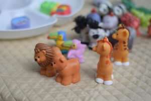 Here's all you need to create a Pretend Play Zookeeper Station! Includes a FREE Zookeeper Checklist.