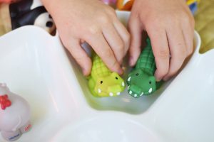 Here's all you need to create a Pretend Play Zookeeper Station! Includes a FREE Zookeeper Checklist.