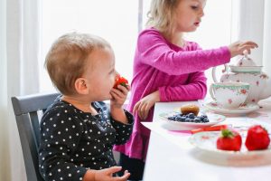Create special memories with your kiddo(s) with an easy mommy & me tea party with Bible Belles! Learn how to put it all together in 3 easy steps.
