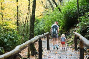 Creating Rhythms: 4 Tips to Cultivate Connection With Your Kids Outside by Sarah Street (The Silvan Reverie) on The Littles & Me