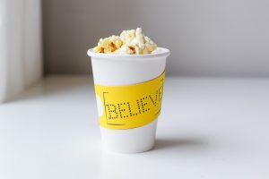 Christmas Movie Night just got more fun with these darling DIY Christmas Popcorn Treat Cups. They pair perfectly with your favorite Christmas movies!